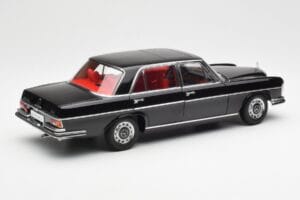 Mercedes 300 SEL 6.3 W109 Juodas AUTOart 1:18 76140 Metalas - nuotrauka 3 iš 8