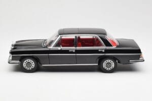 Mercedes 300 SEL 6.3 W109 Juodas AUTOart 1:18 76140 Metalas - nuotrauka 4 iš 8