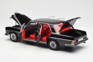 Mercedes 300 SEL 6.3 W109 Juodas AUTOart 1:18 76140 Metalas - nuotrauka 5 iš 8