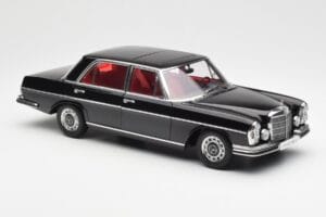 Mercedes 300 SEL 6.3 W109 Juodas AUTOart 1:18 76140 Metalas - nuotrauka 6 iš 8