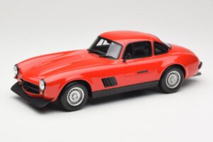 Mercedes 300 SL AMG Raudonas Otto 1:18 OT311 Derva