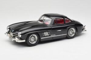 Mercedes 300 SL W198 Juodas Bburago 1:18 35791 Metalas