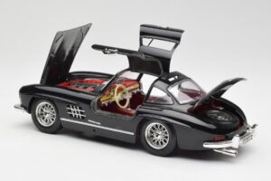Mercedes 300 SL W198 Juodas Bburago 1:18 35791 Metalas - nuotrauka 5 iš 8