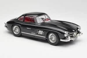 Mercedes 300 SL W198 Juodas Bburago 1:18 35791 Metalas - nuotrauka 6 iš 8