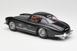 Mercedes 300 SL W198 Juodas Bburago 1:18 35791 Metalas - nuotrauka 7 iš 8