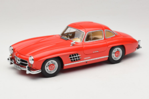 Mercedes 300 SL Gullwing Raudonas Minichamps 1:18 180039001 Metalas