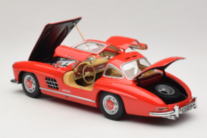 Mercedes 300 SL Gullwing Raudonas Minichamps 1:18 180039001 Metalas - nuotrauka 5 iš 8