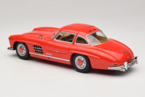 Mercedes 300 SL Gullwing Raudonas Minichamps 1:18 180039001 Metalas - nuotrauka 7 iš 8