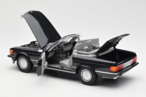 Mercedes 300 SL R107 Juodas Pearl Dilerio Leidimas Norev 1:18 B66040678 Metalas - nuotrauka 7 iš 10