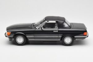 Mercedes 300 SL R107 Juodas Pearl Dilerio Leidimas Norev 1:18 B66040678 Metalas - nuotrauka 5 iš 10
