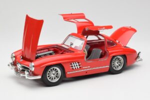 Mercedes 300 SL Raudonas Bburago 1:18 3015 Metalas - nuotrauka 2 iš 8
