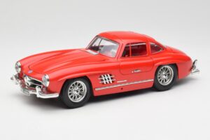 Mercedes 300 SL Raudonas Bburago 1:18 3015 Metalas