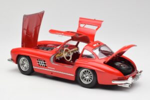 Mercedes 300 SL Raudonas Bburago 1:18 3015 Metalas - nuotrauka 5 iš 8