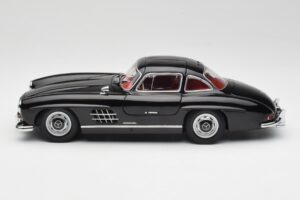 Mercedes 300 SL W198 Juodas Minichamps 1:18 180039004 Metalas - nuotrauka 4 iš 8
