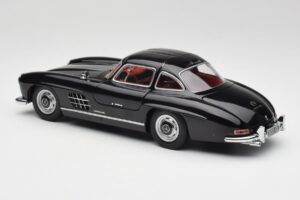Mercedes 300 SL W198 Juodas Minichamps 1:18 180039004 Metalas - nuotrauka 7 iš 8