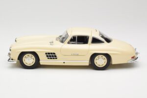 Mercedes 300 SL W198 Kreminė Minichamps 1:18 110037212 Metalas - nuotrauka 4 iš 8