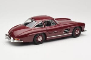 Mercedes 300 SL W198 Gullwing Tamsiai Raudonas Minichamps 1:18 110037218 Metalas - nuotrauka 3 iš 8