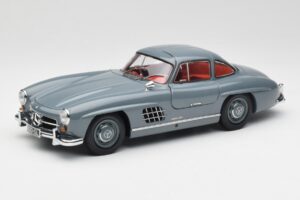 Mercedes 300 SL W198 Graphite Pilkas Minichamps 1:18 180039005 Metalas