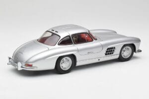 Mercedes 300 SL W198 Gullwing Sidabrinis Minichamps 1:18 180039000 Metalas - nuotrauka 3 iš 8