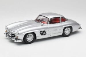 Mercedes 300 SL W198 Gullwing Sidabrinis Minichamps 1:18 180039000 Metalas