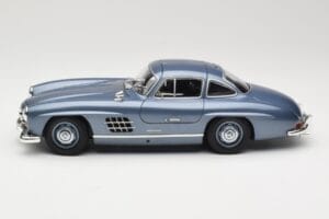 Mercedes 300 SL W198 Gullwing Light Blue Metallic Minichamps 1:18 110037220 Metalas - nuotrauka 4 iš 8