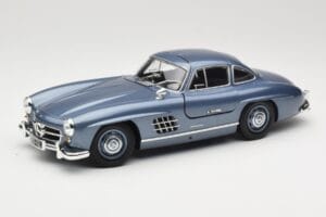 Mercedes 300 SL W198 Gullwing Light Blue Metallic Minichamps 1:18 110037220 Metalas