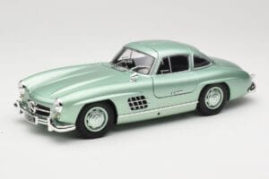 Mercedes 300 SL W198 Gullwing Light Green Metallic Minichamps 1:18 110037221 Metalas
