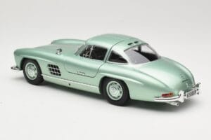 Mercedes 300 SL W198 Gullwing Light Green Metallic Minichamps 1:18 110037221 Metalas - nuotrauka 7 iš 8
