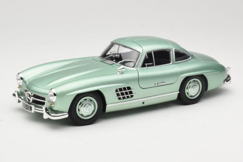 Mercedes 300 SL W198 Gullwing Light Green Metallic Minichamps 1:18 110037221 Metalas