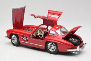 Mercedes 300 SL W198 Red Metallic Bburago 1:18 3013-M1 Metalas - nuotrauka 5 iš 8