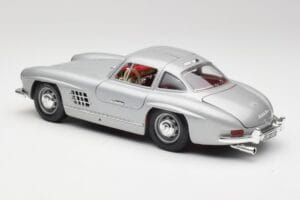 Mercedes 300 SL W198 Gullwing Silver Pilkas Bburago 1:18 3513 Metalas - nuotrauka 7 iš 8