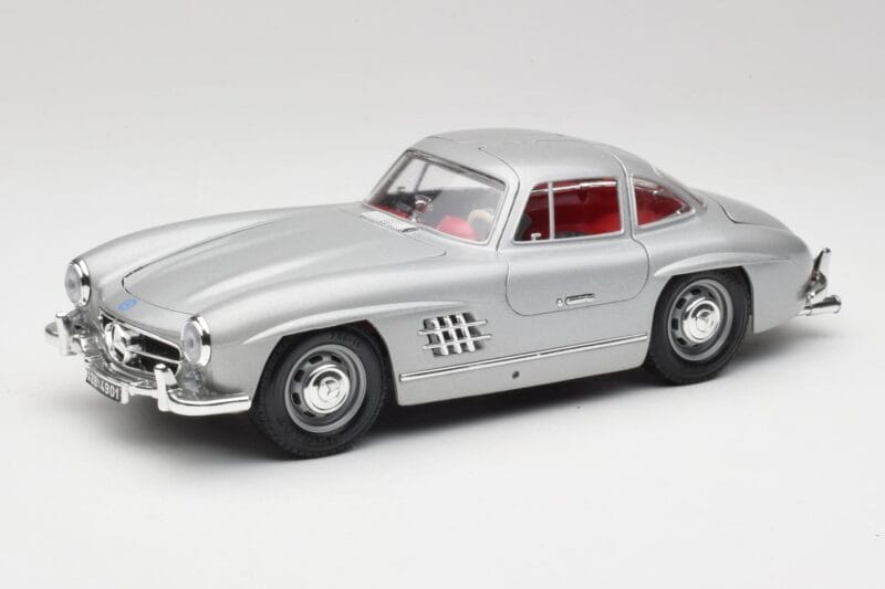 Mercedes 300 SL W198 Gullwing Silver Pilkas Bburago 1:18 3513 Metalas