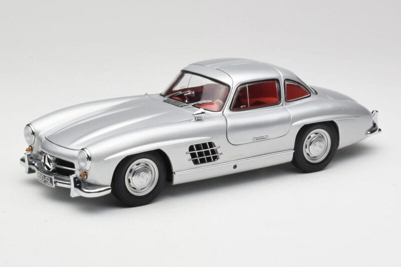Mercedes 300 SL W198 Gullwing Sidabrinis Metalinis Minichamps 1:18 B66040379 Metalas