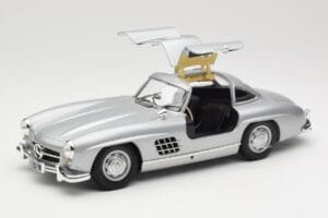 Mercedes 300 SL W198 Gullwing Sidabras Minichamps 1:18 110037210 Metalas - nuotrauka 2 iš 8