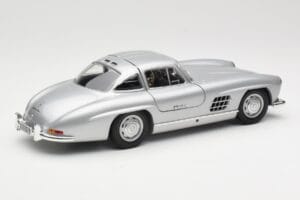 Mercedes 300 SL W198 Gullwing Sidabras Minichamps 1:18 110037210 Metalas - nuotrauka 3 iš 8