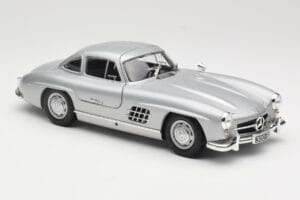 Mercedes 300 SL W198 Gullwing Sidabras Minichamps 1:18 110037210 Metalas - nuotrauka 6 iš 8