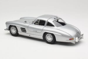 Mercedes 300 SL W198 Gullwing Sidabras Minichamps 1:18 110037210 Metalas - nuotrauka 7 iš 8