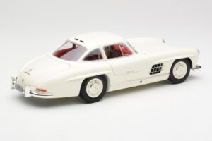 Mercedes 300 SL W198 Baltas Minichamps 1:18 180039006 Metalas - nuotrauka 3 iš 8
