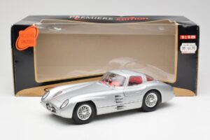 Mercedes 300 SLR Uhlenhaut Coupe Sidabrinis Maisto 1:18 536898 Metalas - nuotrauka 8 iš 8