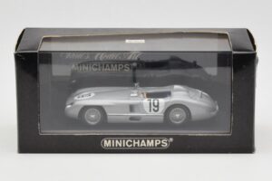 Mercedes 300 SLR #19 J.M. Fangio / S. Moss 24 Hours of Le Mans 1955 Minichamps 1:43 B66040253 Metalas - nuotrauka 4 iš 4