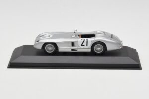 Mercedes 300 SLR #21 K. Kling / A. Simon 24 Hours of Le Mans 1955 Minichamps 1:43 432553021 Metalas
