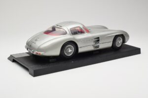 Mercedes 300 SLR Sidabrinis Revell 1:12 08851 Metalas - nuotrauka 3 iš 8