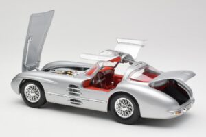 Mercedes 300 SLR Uhlenhaut Coupe Sidabrinis Maisto 1:18 36898 Metalas - nuotrauka 5 iš 8