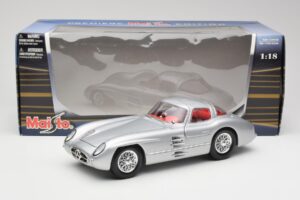 Mercedes 300 SLR Uhlenhaut Coupe Sidabrinis Maisto 1:18 36898 Metalas - nuotrauka 8 iš 8