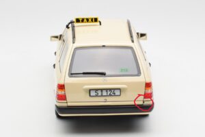 Mercedes 300D S124 T-Model Šviesiai Dramblio Kaulo Taxi Dilerio Leidimas Norev 1:18 B66040702 Metalas - nuotrauka 8 iš 8