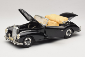 Mercedes 300S Juodas Maisto 1:18 52116-P1 Metalas - nuotrauka 2 iš 8