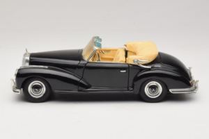 Mercedes 300S Juodas Maisto 1:18 52116-P1 Metalas - nuotrauka 4 iš 8