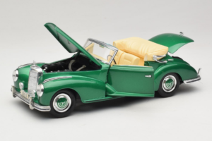 Mercedes 300S Cabriolet Green Metallic Maisto 1:18 52116 Metalas - nuotrauka 2 iš 7