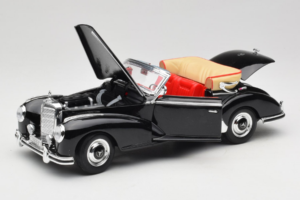 Mercedes 300S W188 Roadster Juodas Welly 1:18 801-3271398 Metalas - nuotrauka 2 iš 8