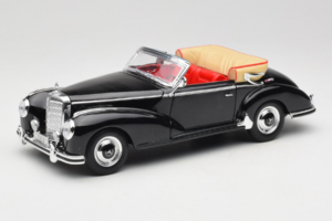 Mercedes 300S W188 Roadster Juodas Welly 1:18 801-3271398 Metalas